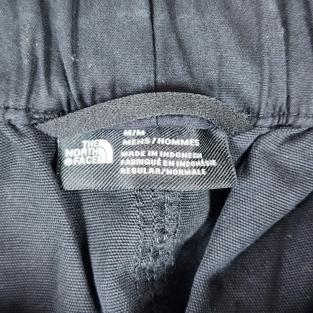 The North Face Belted Pants Mens Medium Black Straight Leg Stretch NWOT